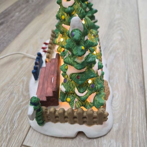 Dickens Collectible vintage 1996 Town Park Carol Trees Christmas Village lighted - Picture 6 of 12